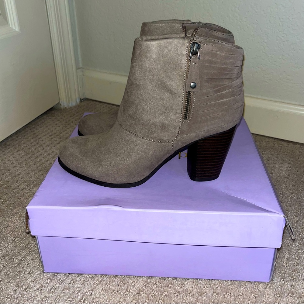 Madden Girl Taupe ankle boots. NEVER WORN in original box. Size 7.5.